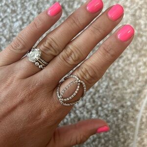 Double loop crystal ring